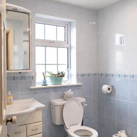 Private Near Rock Of Cashel And Workspace בית נופש